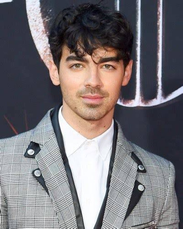 Joe Jonas Biography